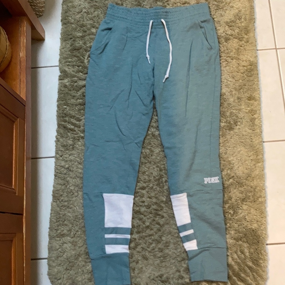 Lightweight women’s joggers
